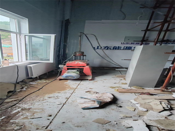 东川地基基础下沉墙体裂缝加固注浆顶升施工